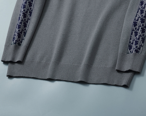 ブランドセーター側面デザイン